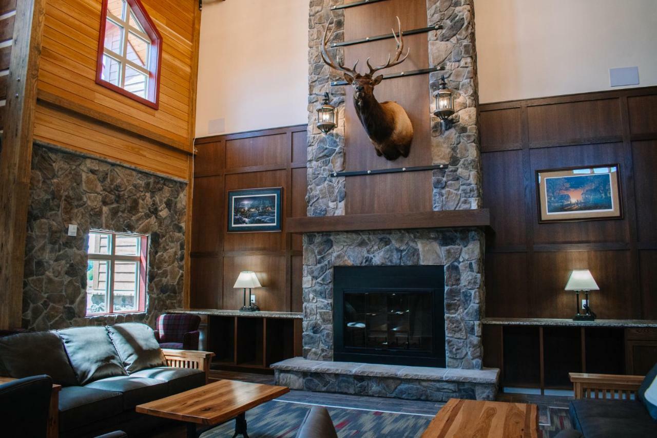 The Lodge At Mauston 外观 照片